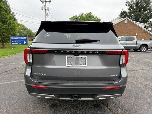 2025 Ford Explorer Active 4WD