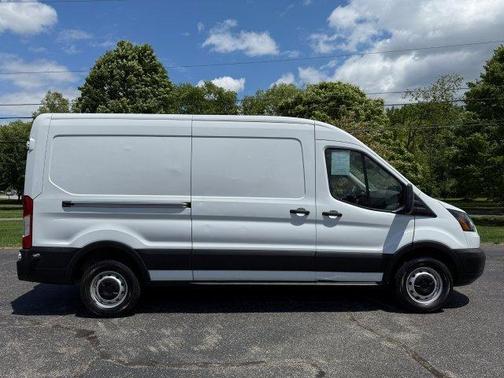 2019 Ford Transit-250 148 WB Medium Roof Cargo