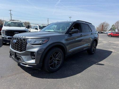 Carbonized Gray Metallic 2025 Ford Explorer ST-Line