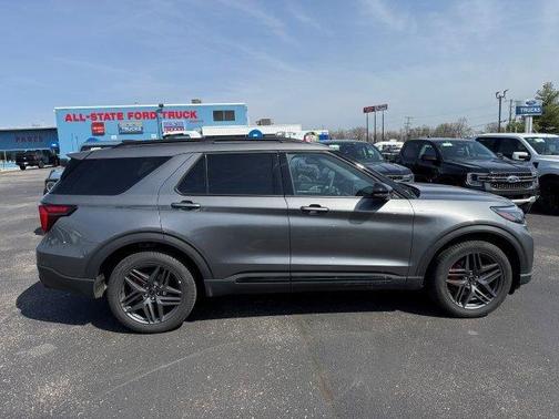 Carbonized Gray Metallic 2025 Ford Explorer ST-Line
