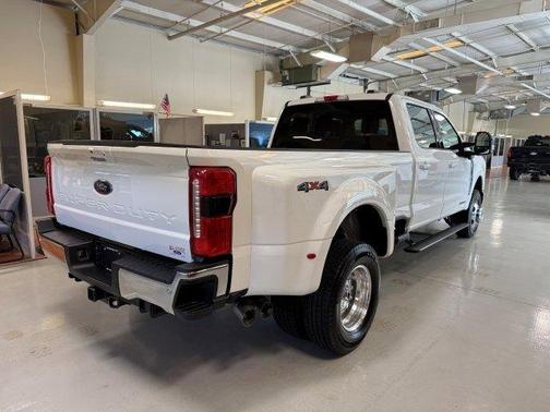 2025 Ford F-350 Lariat DRW
