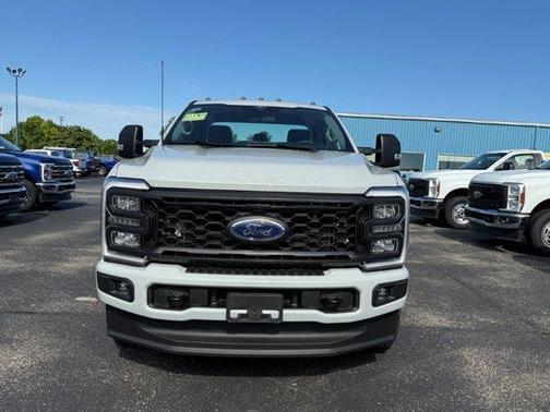 Avalanche 2026 Ford F-350 XL