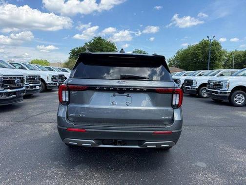 Carbonized Gray Metallic 2026 Ford Explorer Active