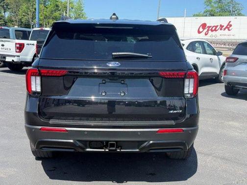 Agate Black Metallic 2025 Ford Explorer ST-Line