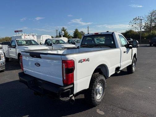 Oxford White 2027 Ford F-350 XL