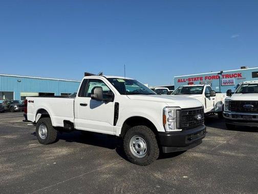 Oxford White 2027 Ford F-350 XL