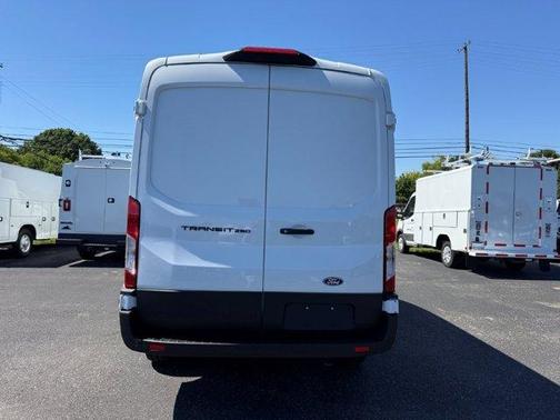 Oxford White 2026 Ford Transit-250 148 WB Medium Roof Cargo