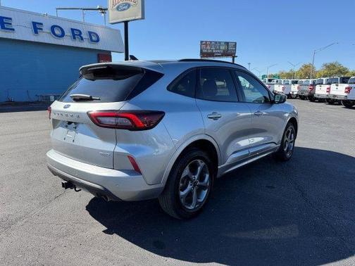 2023 Ford Escape ST-Line Select