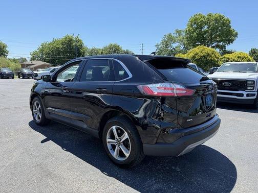 Black 2024 Ford Edge SEL