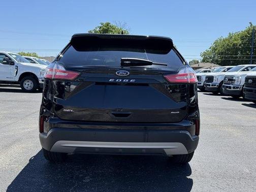 Black 2024 Ford Edge SEL