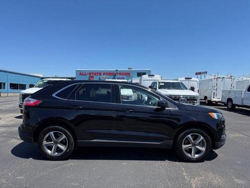 Black 2024 Ford Edge SEL