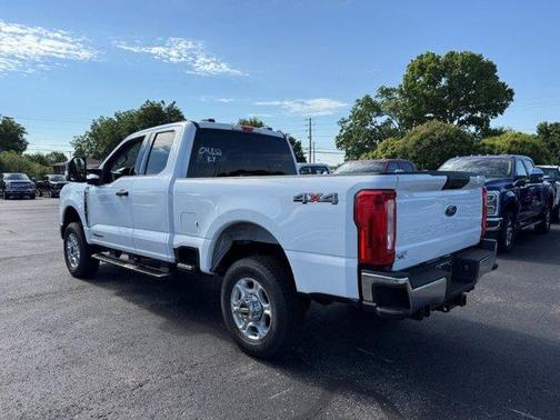 Oxford White 2026 Ford F-350 XLT