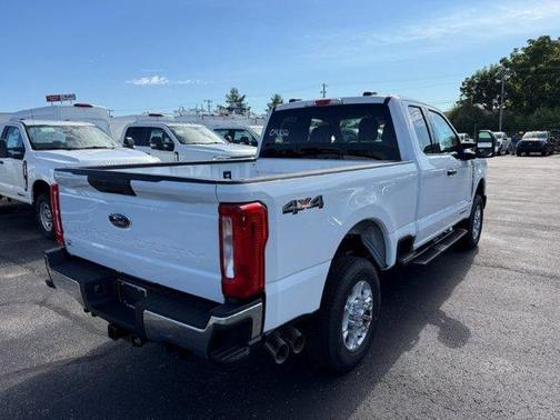 Oxford White 2026 Ford F-350 XLT