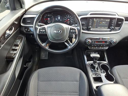 2019 Kia Sorento S V6