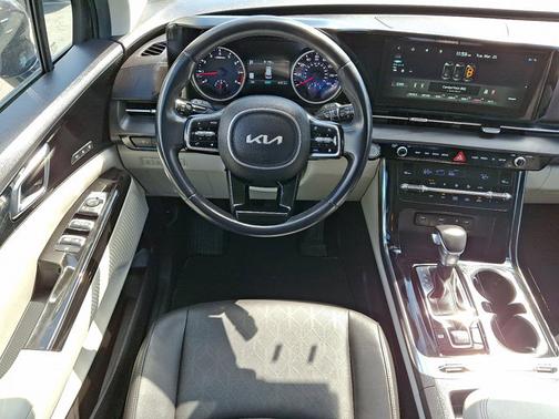 2022 Kia Carnival SX