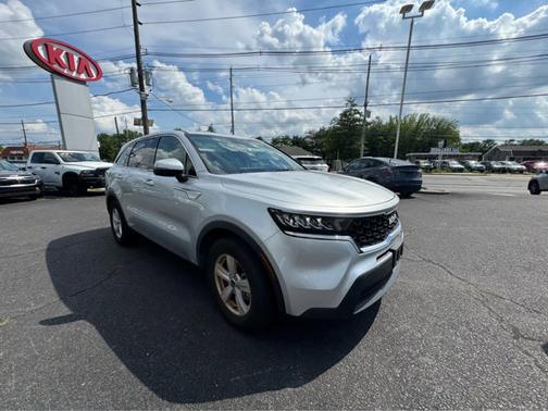 2022 Kia Sorento LX