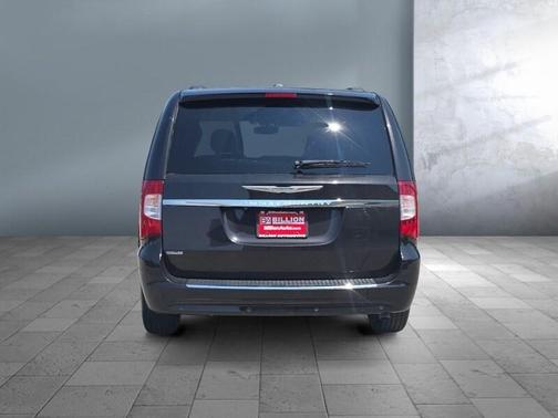 2015 Chrysler Town & Country Touring-L