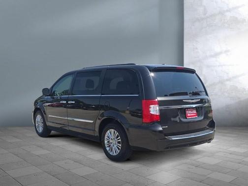 2015 Chrysler Town & Country Touring-L