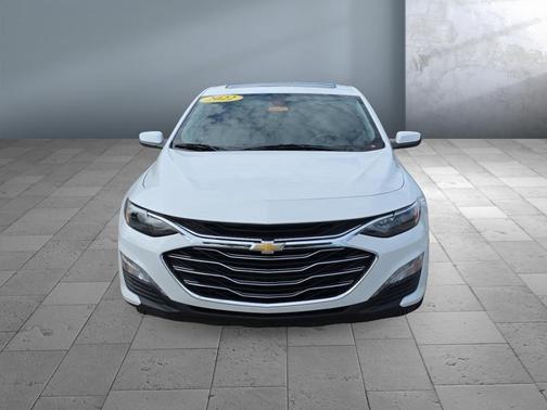 Summit White 2022 Chevrolet Malibu LT
