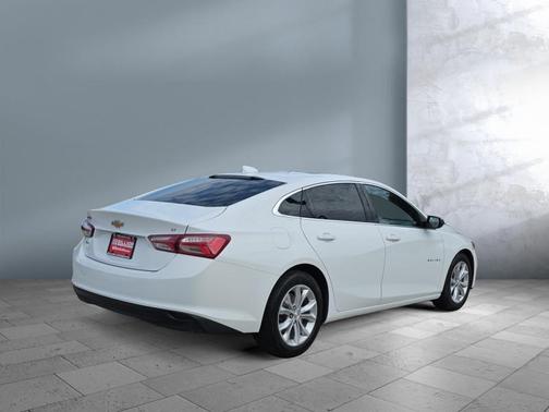 Summit White 2022 Chevrolet Malibu LT