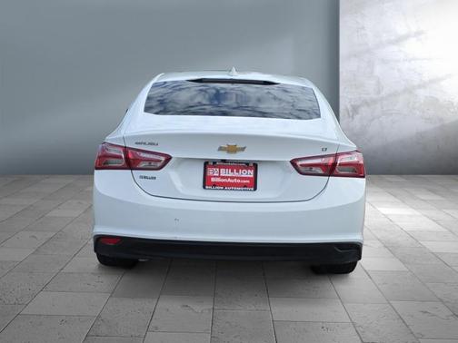 Summit White 2022 Chevrolet Malibu LT