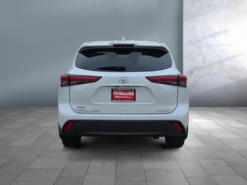 Wind Chill Pearl 2023 Toyota Highlander XLE