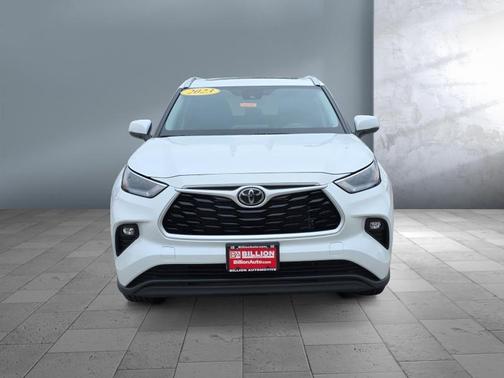 Wind Chill Pearl 2023 Toyota Highlander XLE