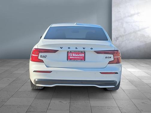 2024 Volvo S60 Plus Black Edition