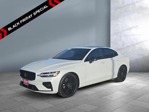 2024 Volvo S60 Plus Black Edition