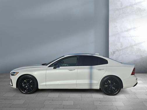 2024 Volvo S60 Plus Black Edition