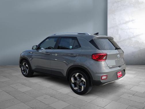 2022 Hyundai VENUE SEL