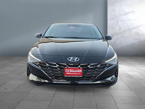 2022 Hyundai ELANTRA Limited