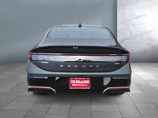 2026 Hyundai SONATA Hybrid SE