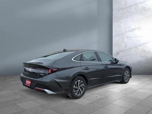 2026 Hyundai SONATA Hybrid Base