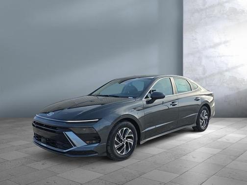 2026 Hyundai SONATA Hybrid Base