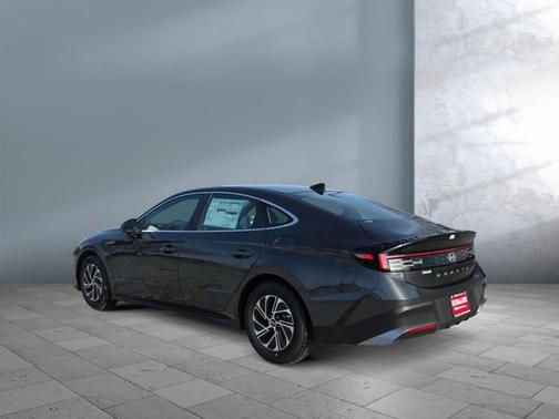 2026 Hyundai SONATA Hybrid Base