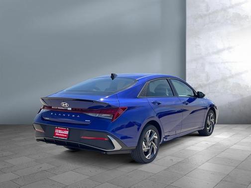 2025 Hyundai ELANTRA HEV SEL Sport