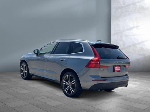 2019 Volvo XC60 T5 Momentum