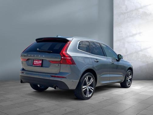 2019 Volvo XC60 T5 Momentum