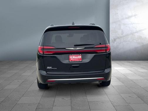 2022 Chrysler Pacifica Touring-L