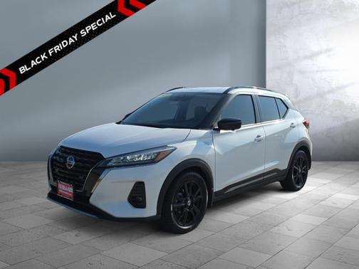 2021 Nissan Kicks SR