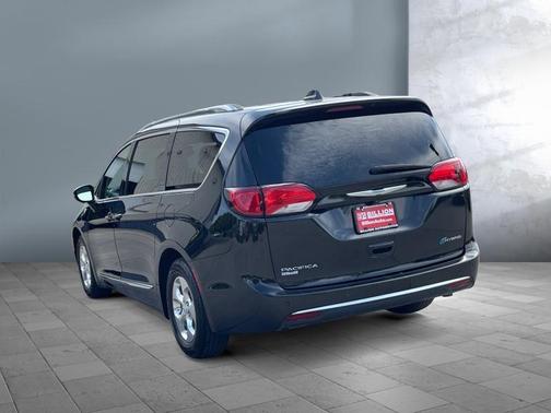 2018 Chrysler Pacifica Hybrid Limited
