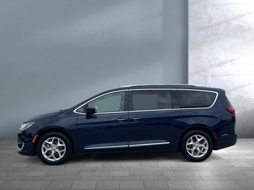 2018 Chrysler Pacifica Touring-L Plus