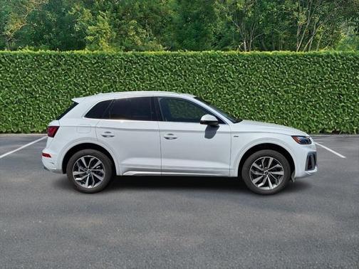 2024 Audi Q5 Premium 45 TFSI S line quattro