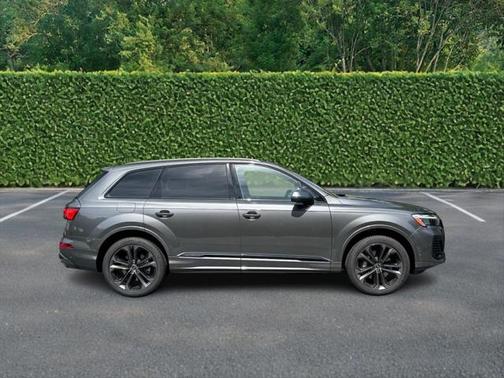 2025 Audi Q7 Premium Plus 55 TFSI quattro Tiptronic