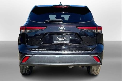 2022 Toyota Highlander LE