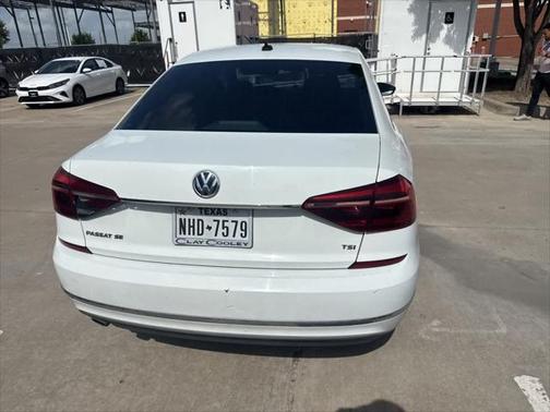 2017 Volkswagen Passat 1.8T SE