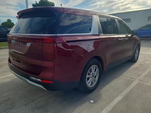 2022 Kia Carnival LXS