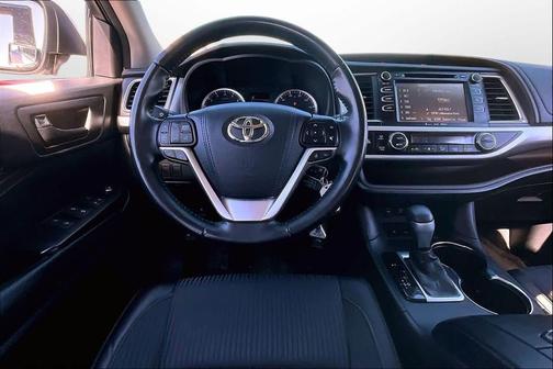 2017 Toyota Highlander LE
