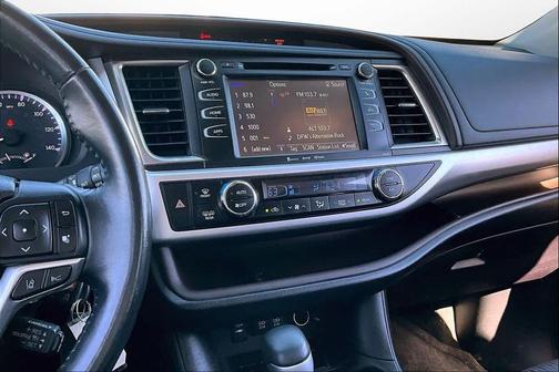 2017 Toyota Highlander LE